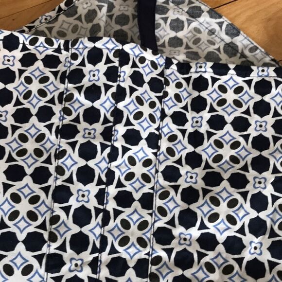 Cote Femme navy/white/blue print top, sz 10 - Picture 6 of 7
